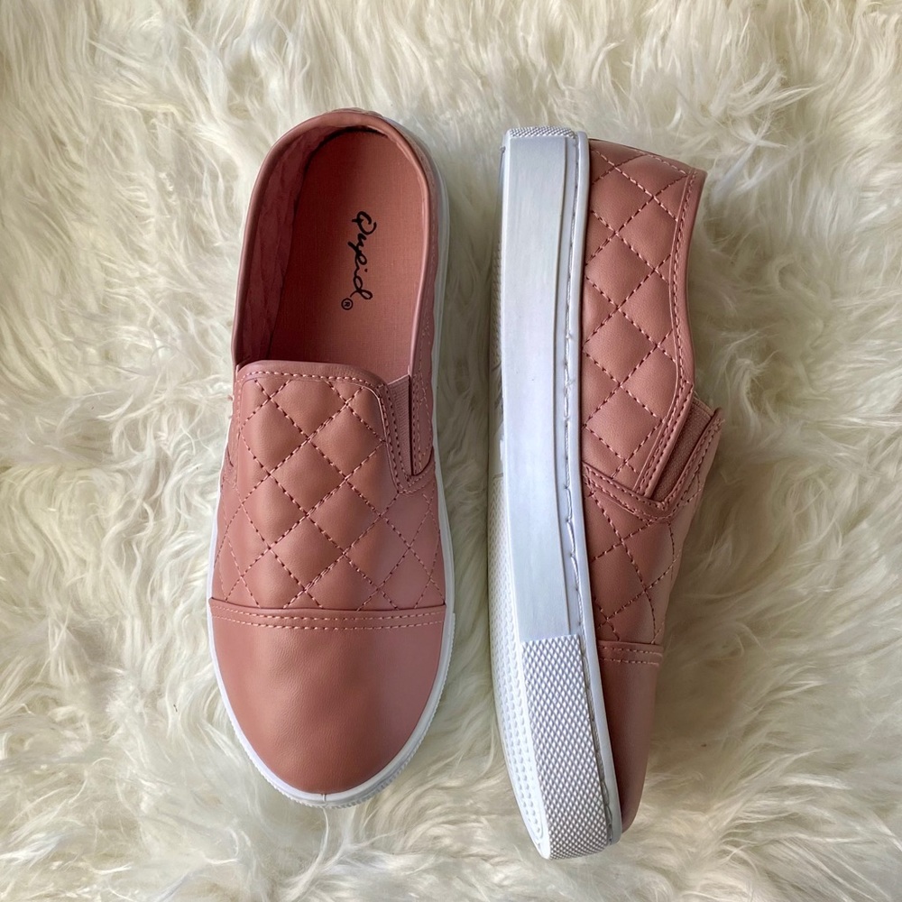 ‼️SOLD‼️NIB Qupid quilted Reba slip on - Picture 2 of 4
